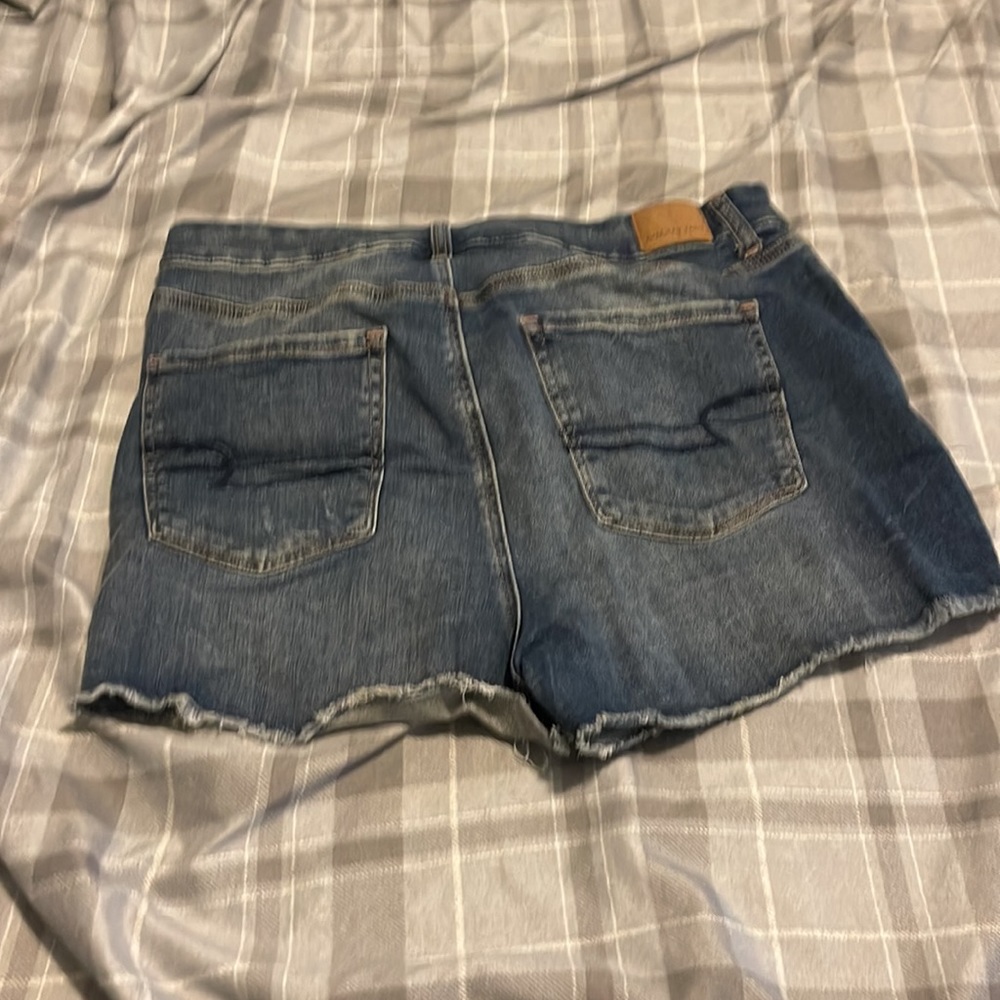 AE SHORTS - Picture 2 of 2